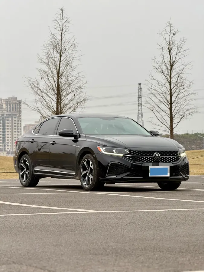 2023 Volkswagen Passat 2.0T 186HP L4 7DCT,autocango,china used car exporter,china ev exporter,chinese used car exporter,chinese used ev exporter