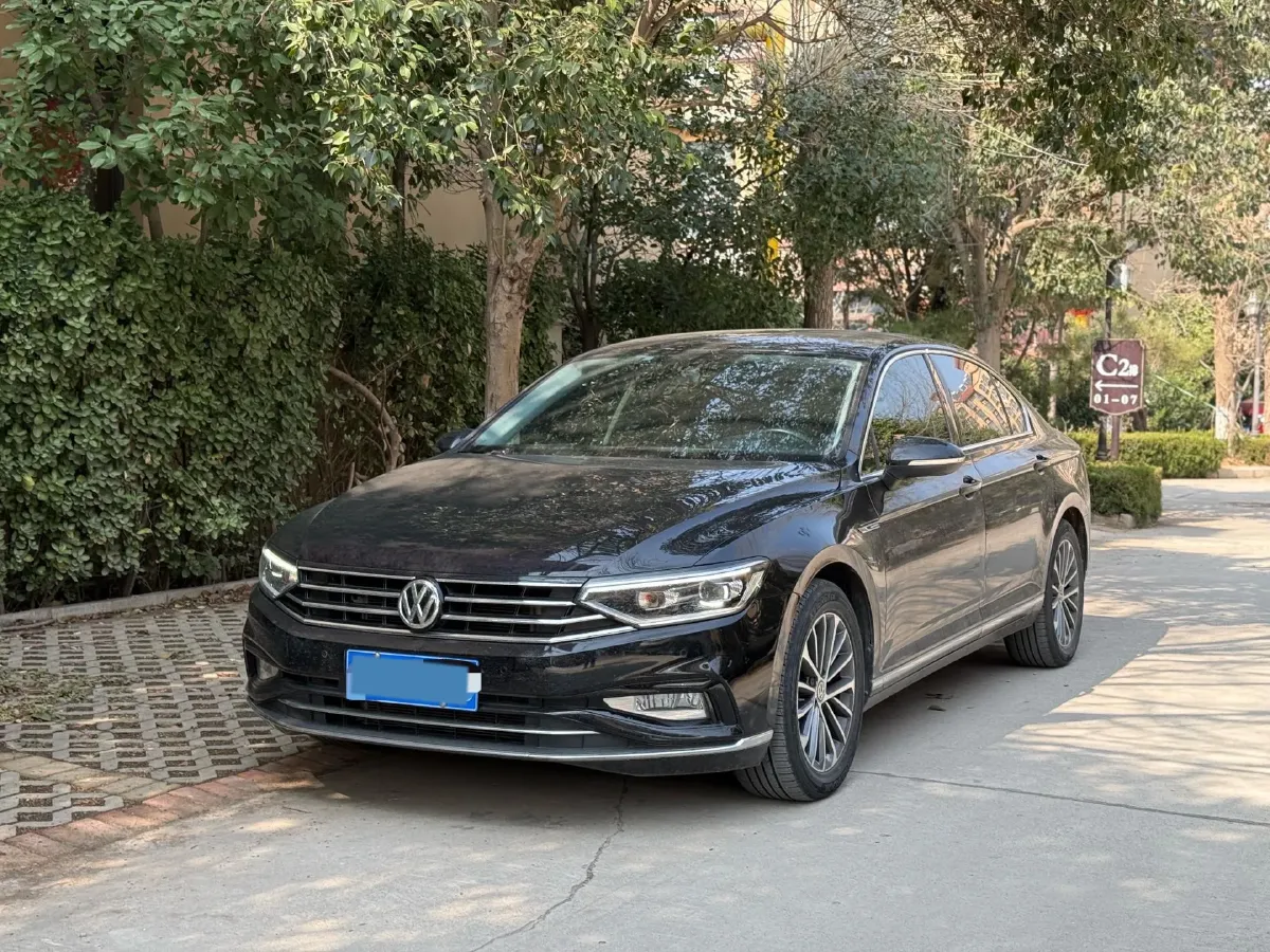 2020 Volkswagen Magotan 2.0T 186HP L4 7DCT,autocango,china used car exporter,china ev exporter,chinese used car exporter,chinese used ev exporter