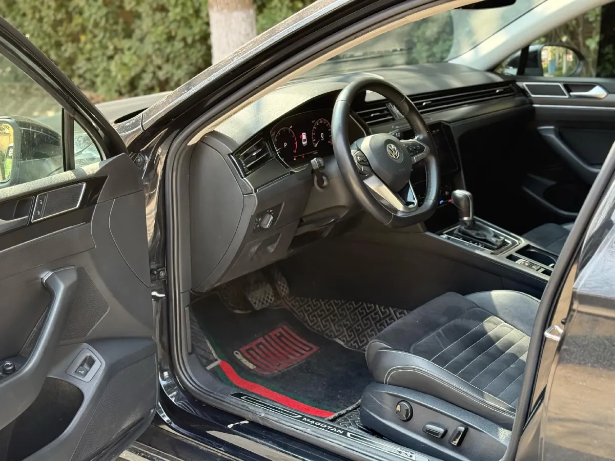 2020 Volkswagen Magotan 2.0T 186HP L4 7DCT,autocango,china used car exporter,china ev exporter,chinese used car exporter,chinese used ev exporter