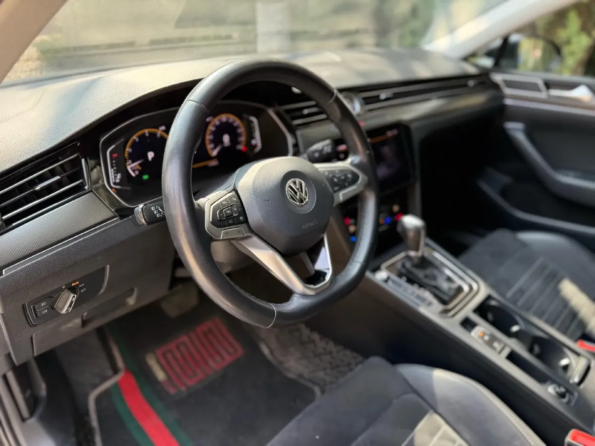 2020 Volkswagen Magotan 2.0T 186HP L4 7DCT,autocango,china used car exporter,china ev exporter,chinese used car exporter,chinese used ev exporter