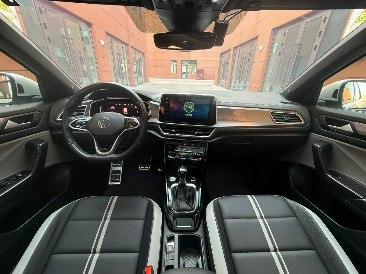 2023 Volkswagen T-Roc 1.5T 160HP L4 7DCT,autocango,china used car exporter,china ev exporter,chinese used car exporter,chinese used ev exporter
