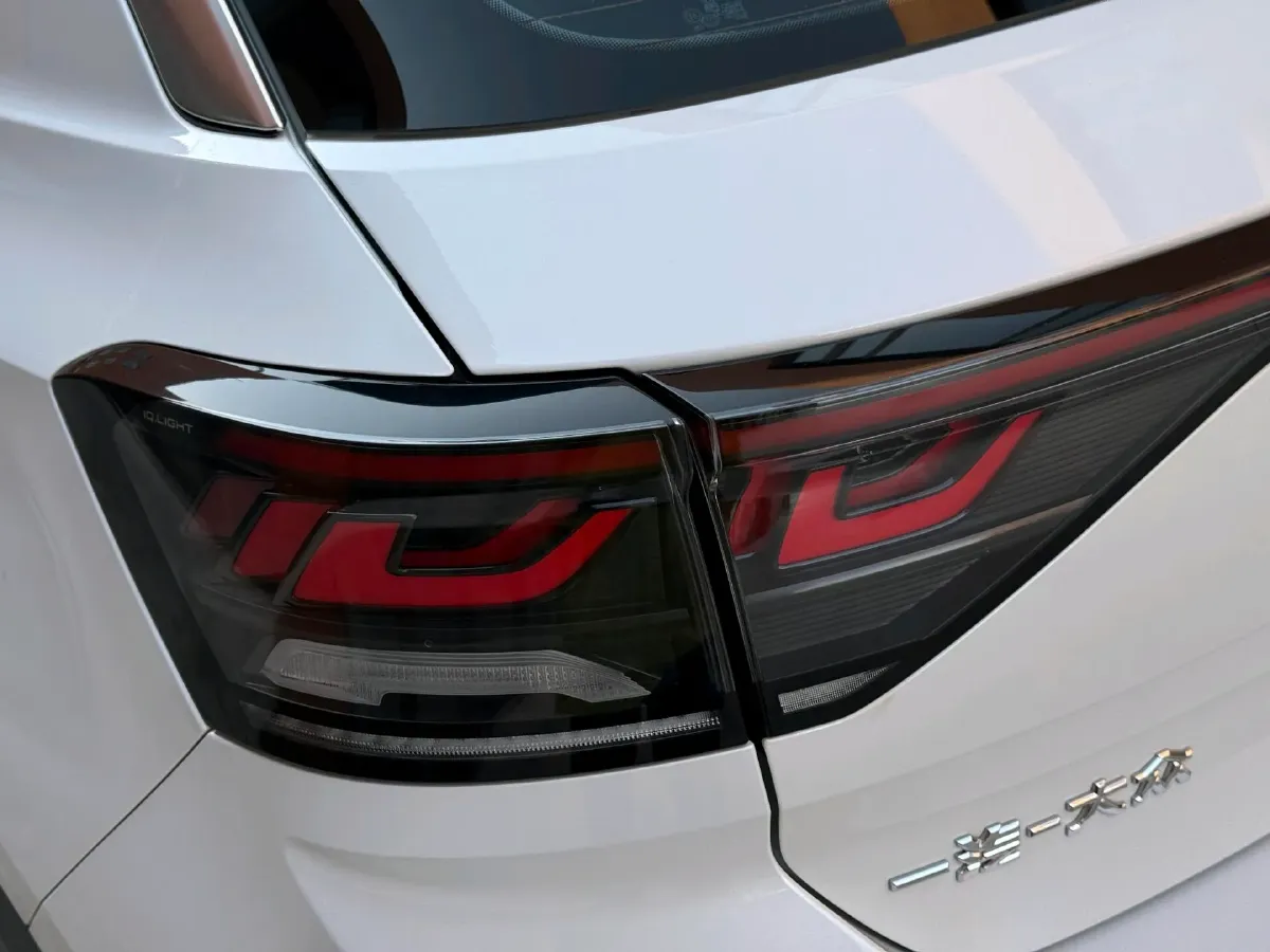 2023 Volkswagen T-Roc 1.5T 160HP L4 7DCT,autocango,china used car exporter,china ev exporter,chinese used car exporter,chinese used ev exporter