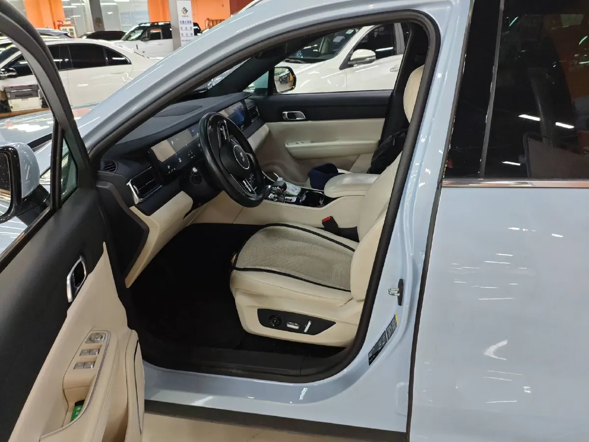 2021 Li ONE Range Extended 131HP REEV 40.5KWH,autocango,china used car exporter,china ev exporter,chinese used car exporter,chinese used ev exporter