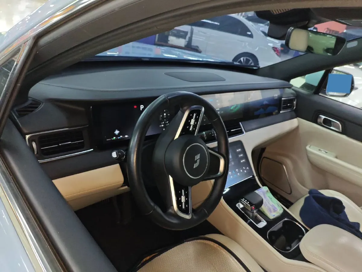 2021 Li ONE Range Extended 131HP REEV 40.5KWH,autocango,china used car exporter,china ev exporter,chinese used car exporter,chinese used ev exporter