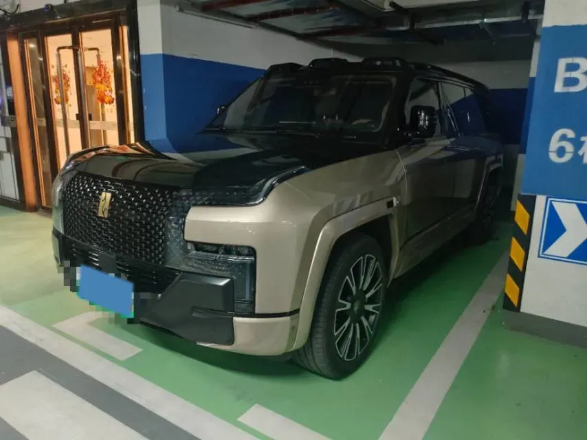 2025 YangWang U8 L REEV 272HP REEV,autocango,china used car exporter,china ev exporter,chinese used car exporter,chinese used ev exporter