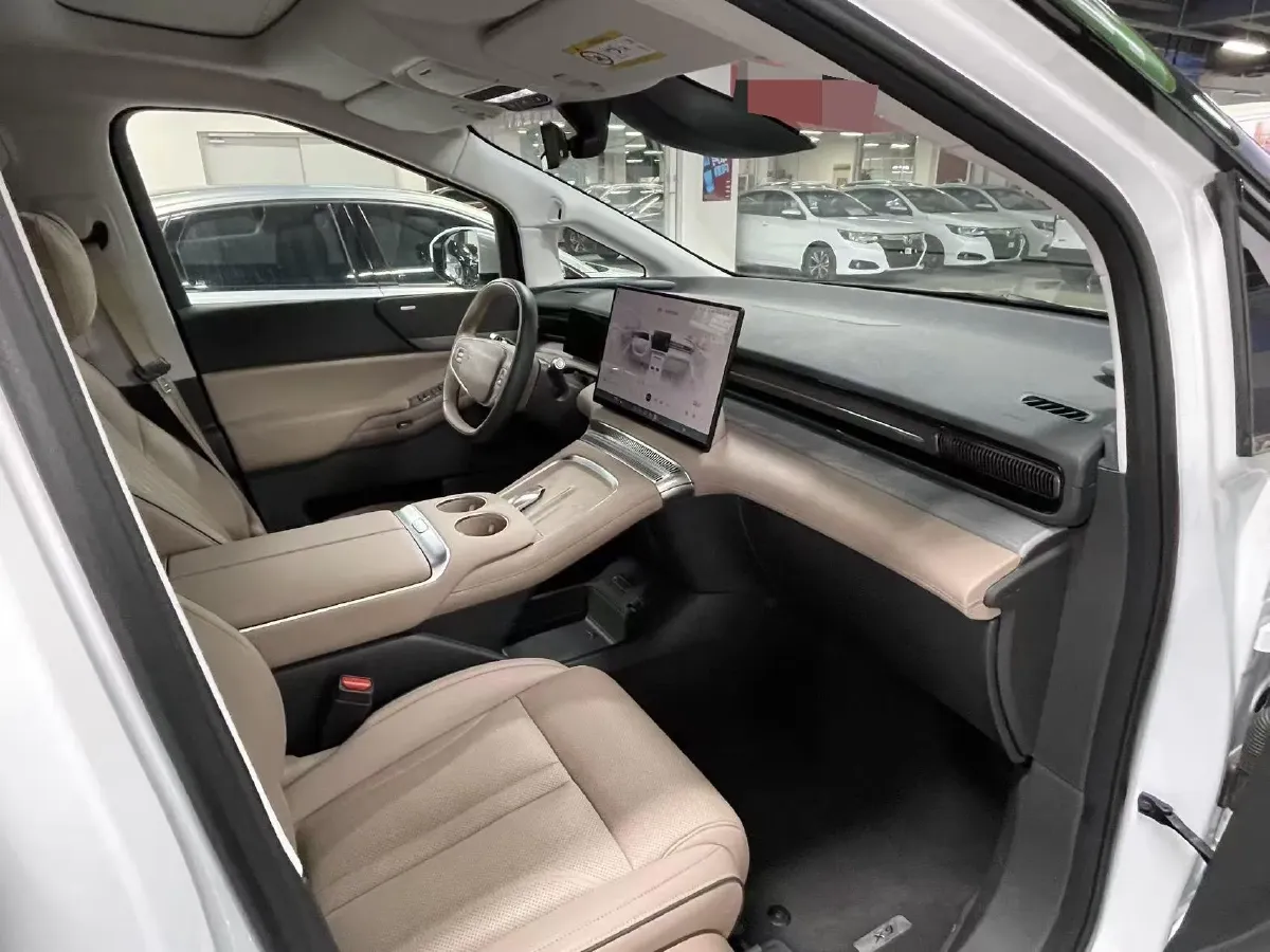 2025 Xpeng X9 BEV,autocango,china used car exporter,china ev exporter,chinese used car exporter,chinese used ev exporter