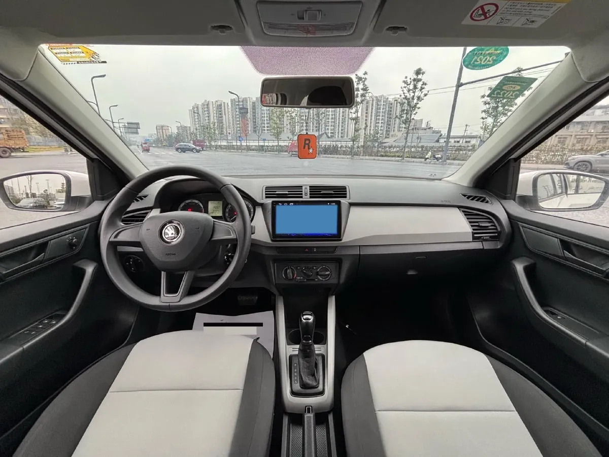 2017 Skoda Fabia 1.4L 90HP L4 6AT,autocango,china used car exporter,china ev exporter,chinese used car exporter,chinese used ev exporter