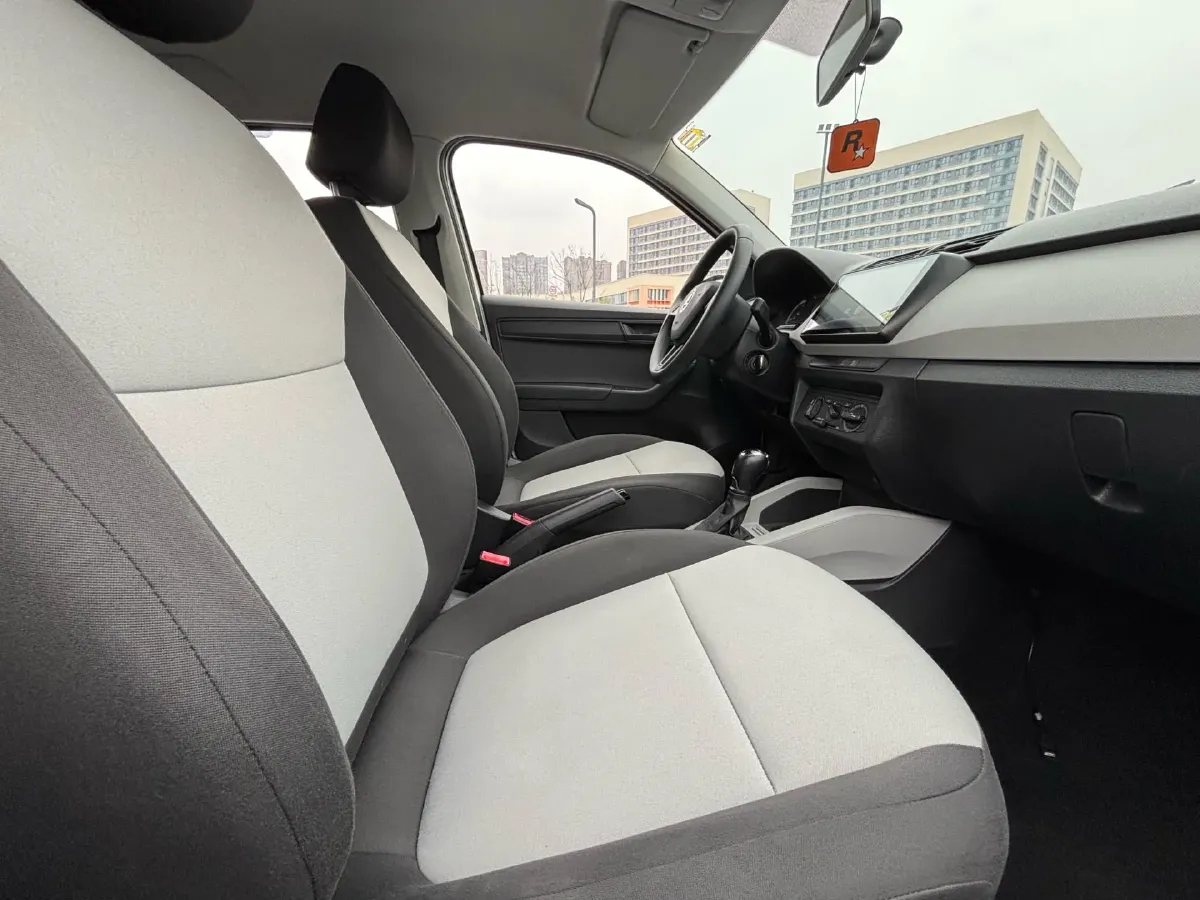 2017 Skoda Fabia 1.4L 90HP L4 6AT,autocango,china used car exporter,china ev exporter,chinese used car exporter,chinese used ev exporter