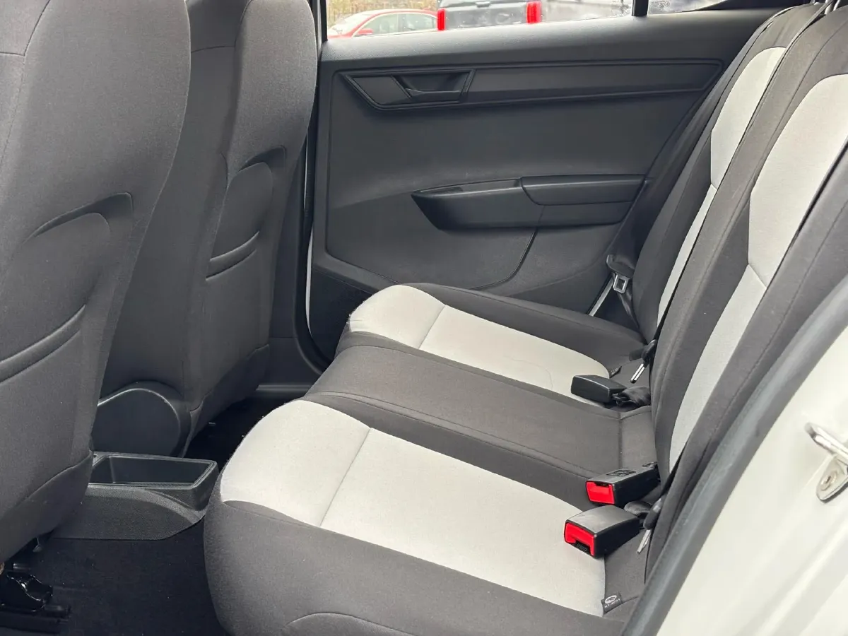 2017 Skoda Fabia 1.4L 90HP L4 6AT,autocango,china used car exporter,china ev exporter,chinese used car exporter,chinese used ev exporter