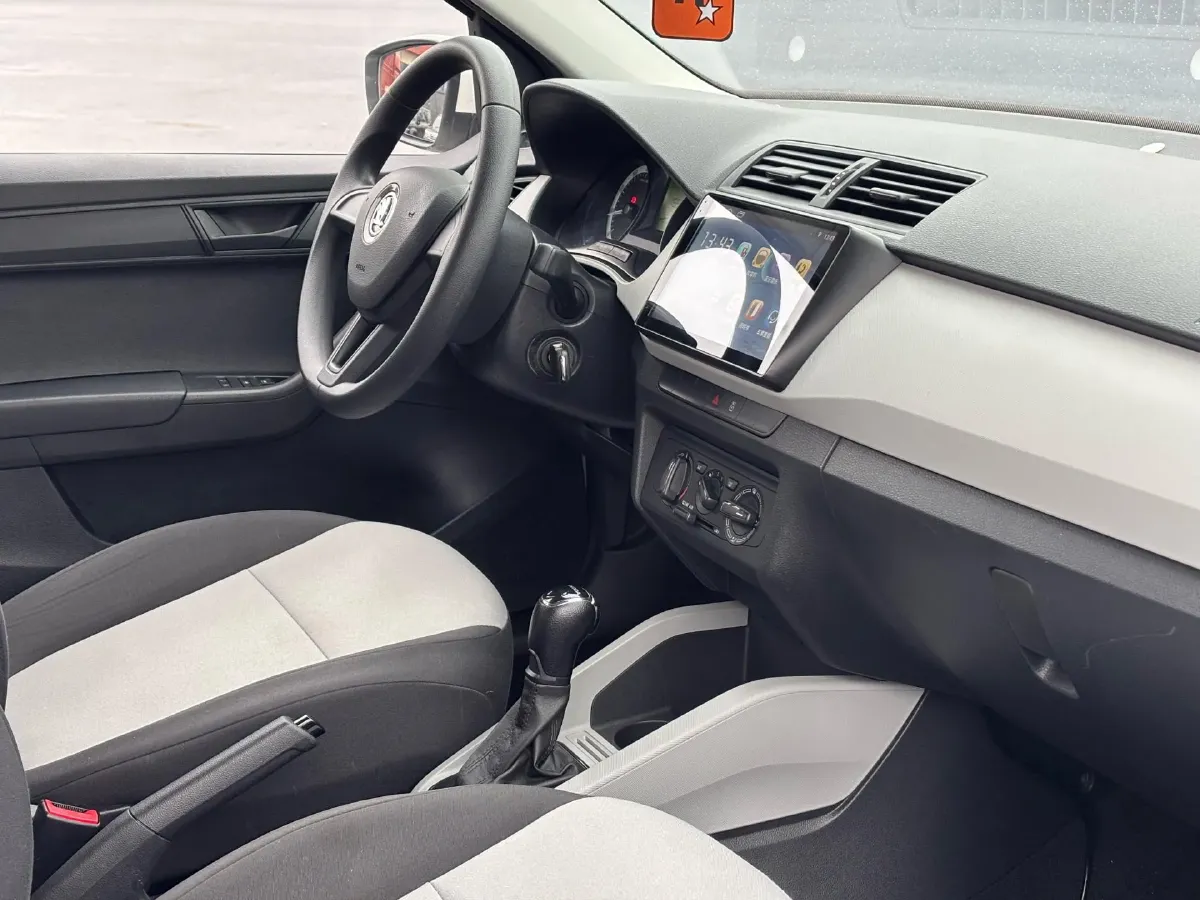 2017 Skoda Fabia 1.4L 90HP L4 6AT,autocango,china used car exporter,china ev exporter,chinese used car exporter,chinese used ev exporter