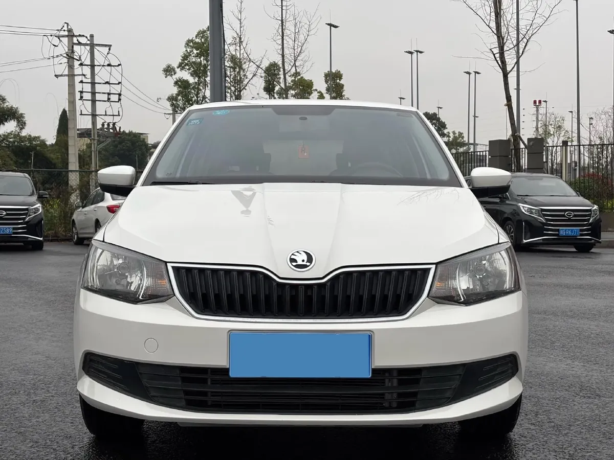 2017 Skoda Fabia 1.4L 90HP L4 6AT,autocango,china used car exporter,china ev exporter,chinese used car exporter,chinese used ev exporter