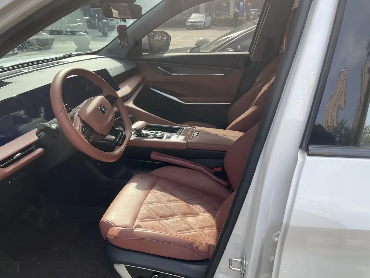 2023 ChangAn CS75 Plus 1.5T 188HP L4 8AT,autocango,china used car exporter,china ev exporter,chinese used car exporter,chinese used ev exporter