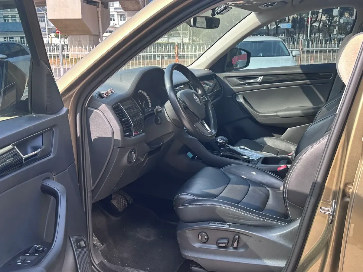 2018 Skoda Kodiak 2.0T 186HP L4 7DCT,autocango,china used car exporter,china ev exporter,chinese used car exporter,chinese used ev exporter