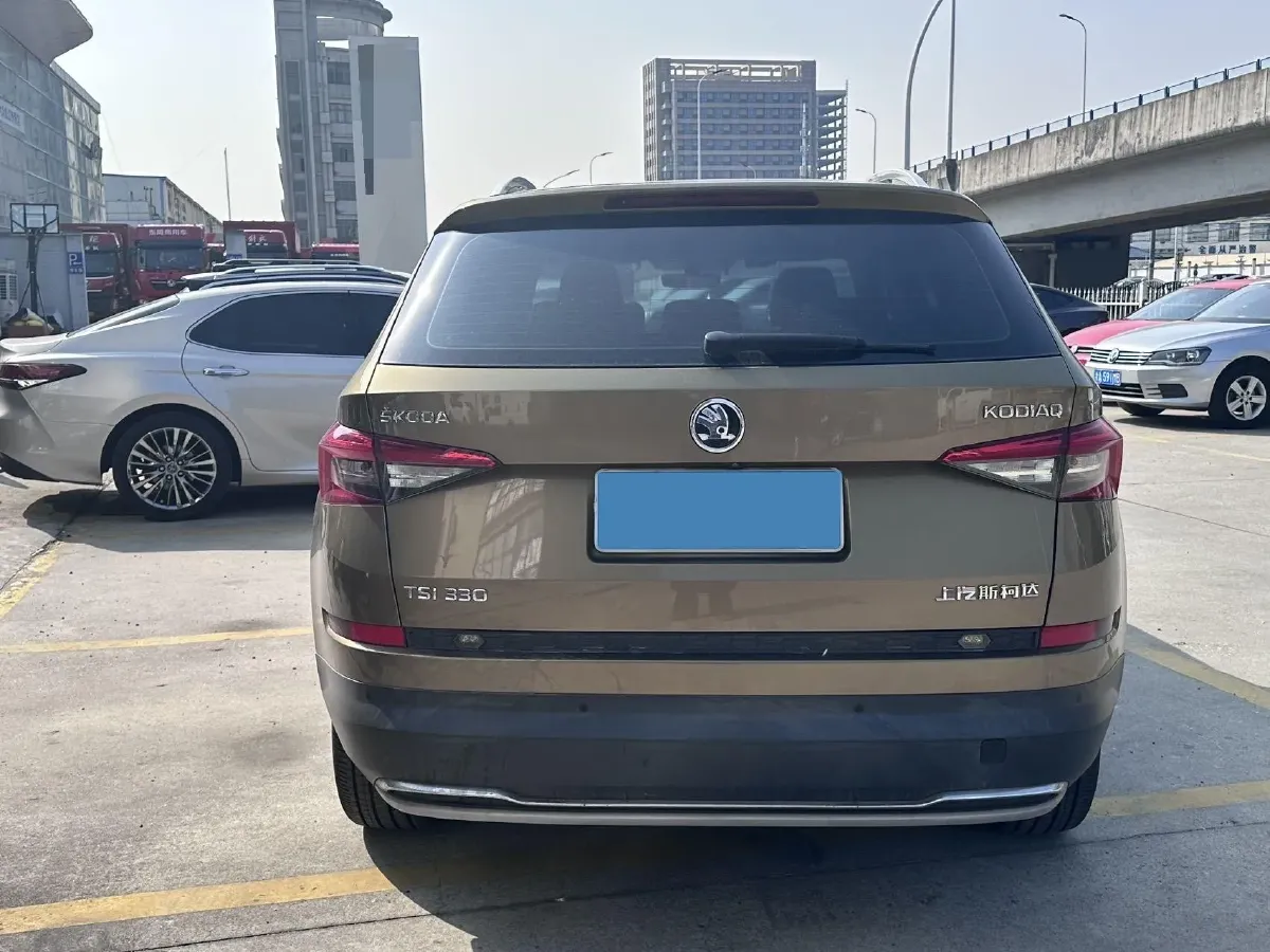 2018 Skoda Kodiak 2.0T 186HP L4 7DCT,autocango,china used car exporter,china ev exporter,chinese used car exporter,chinese used ev exporter