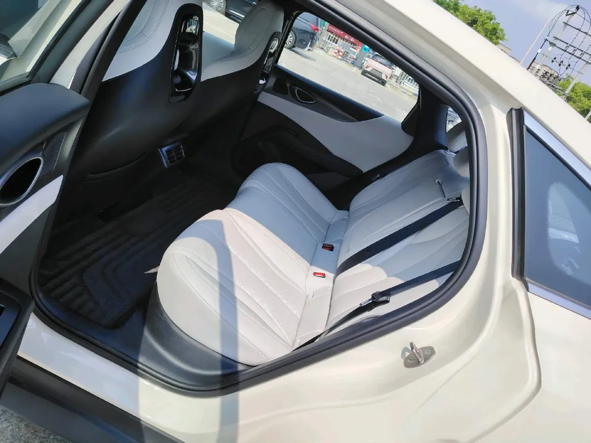 2020 HuangHai JiaoLong 2.4T 218HP L4 6MT,autocango,china used car exporter,china ev exporter,chinese used car exporter,chinese used ev exporter