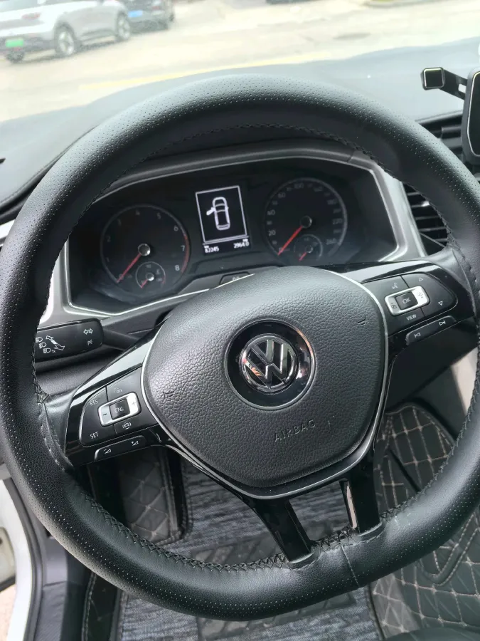 2019 Volkswagen T-Roc 1.4T 131HP L4 7DCT,autocango,china used car exporter,china ev exporter,chinese used car exporter,chinese used ev exporter