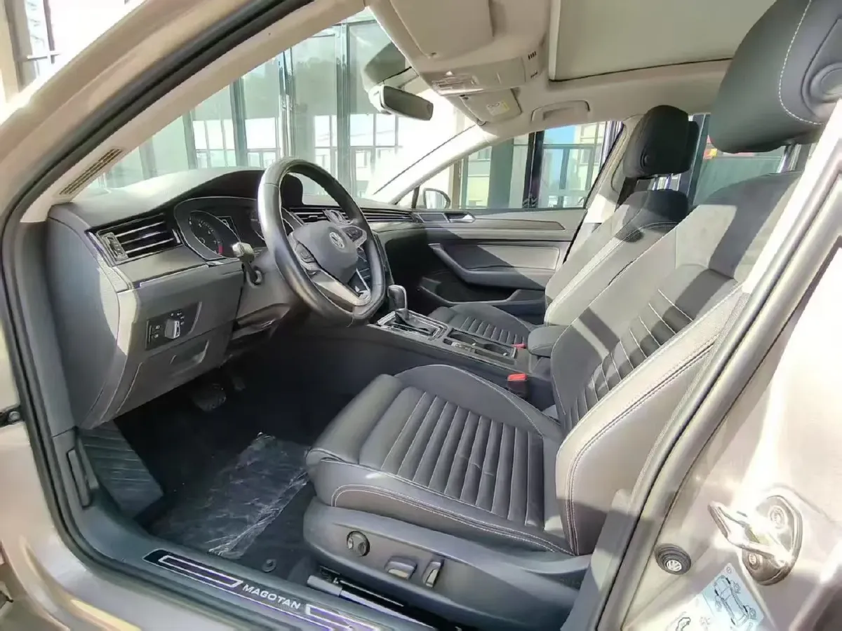 2020 Volkswagen Magotan 2.0T 186HP L4 7DCT,autocango,china used car exporter,china ev exporter,chinese used car exporter,chinese used ev exporter