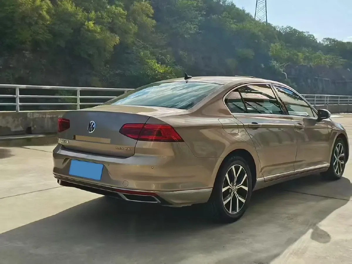 2020 Volkswagen Magotan 2.0T 186HP L4 7DCT,autocango,china used car exporter,china ev exporter,chinese used car exporter,chinese used ev exporter