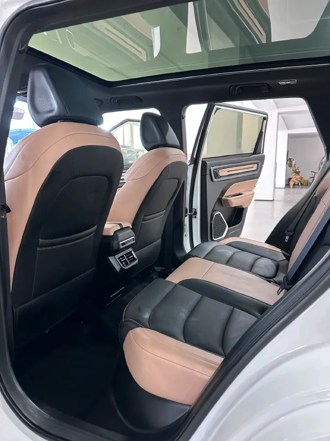 2023 Geely ICON 1.5T 181HP L4 7DCT,autocango,china used car exporter,china ev exporter,chinese used car exporter,chinese used ev exporter