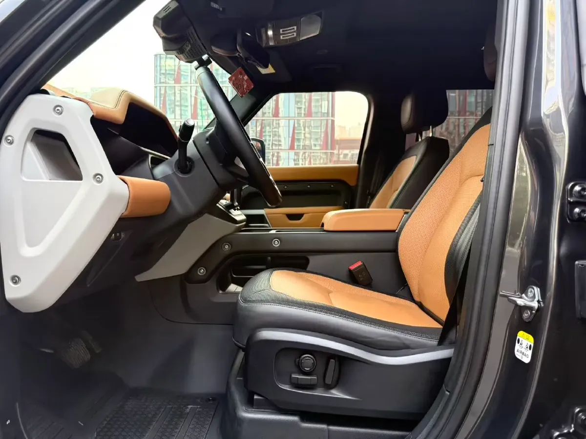 2023 Land Rover Defender 3.0T 400HP L6 8AT,autocango,china used car exporter,china ev exporter,chinese used car exporter,chinese used ev exporter