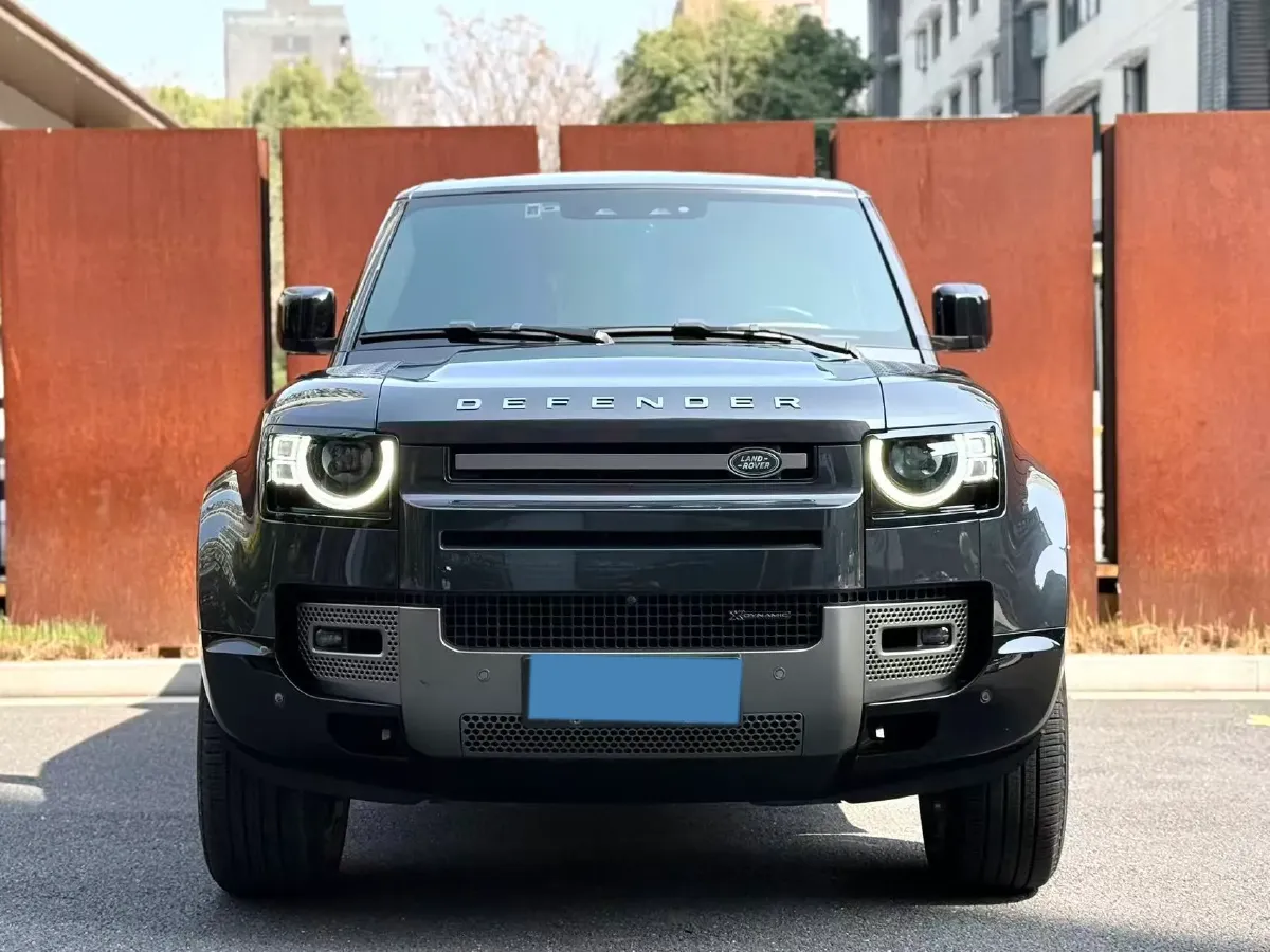 2023 Land Rover Defender 3.0T 400HP L6 8AT,autocango,china used car exporter,china ev exporter,chinese used car exporter,chinese used ev exporter