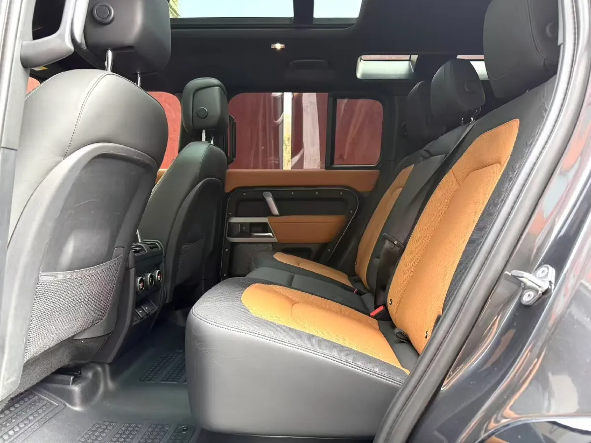 2023 Land Rover Defender 3.0T 400HP L6 8AT,autocango,china used car exporter,china ev exporter,chinese used car exporter,chinese used ev exporter