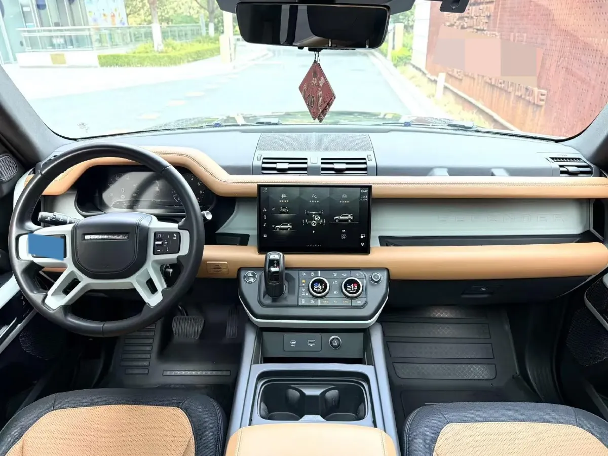 2023 Land Rover Defender 3.0T 400HP L6 8AT,autocango,china used car exporter,china ev exporter,chinese used car exporter,chinese used ev exporter