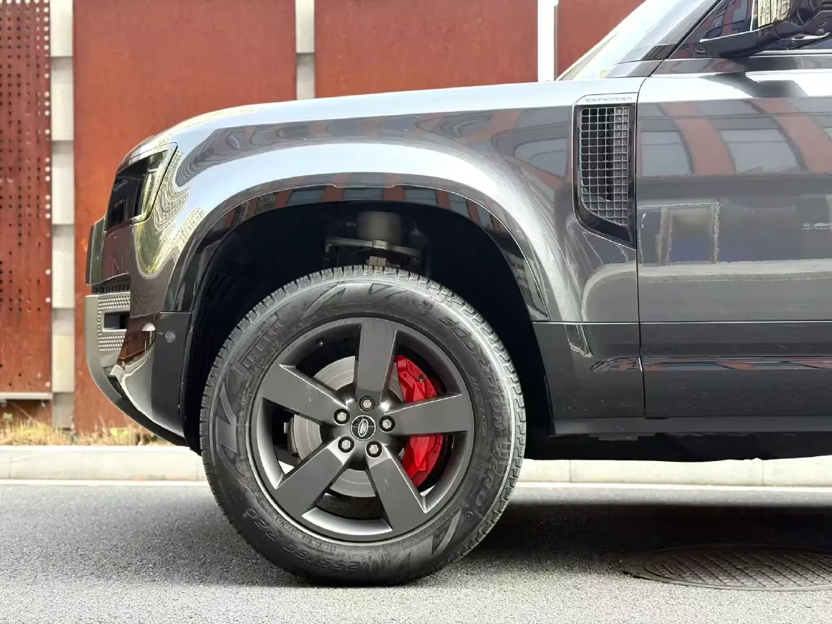 2023 Land Rover Defender 3.0T 400HP L6 8AT,autocango,china used car exporter,china ev exporter,chinese used car exporter,chinese used ev exporter