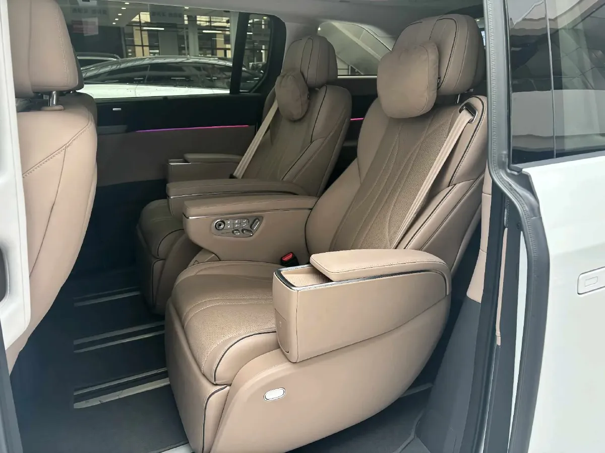 2025 Xpeng X9 BEV,autocango,china used car exporter,china ev exporter,chinese used car exporter,chinese used ev exporter