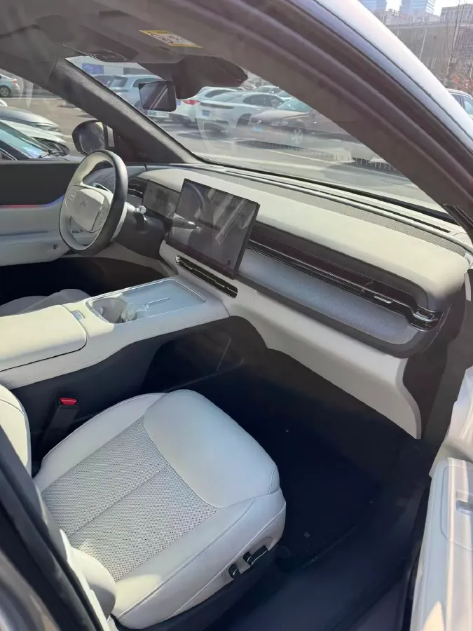 2025 Xpeng G6 BEV 68.5KWH,autocango,china used car exporter,china ev exporter,chinese used car exporter,chinese used ev exporter