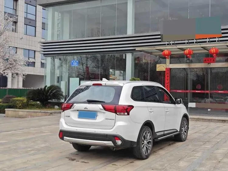2018 Mitsubishi Outlander 2.0L 166HP L4 CVT,autocango,china used car exporter,china ev exporter,chinese used car exporter,chinese used ev exporter