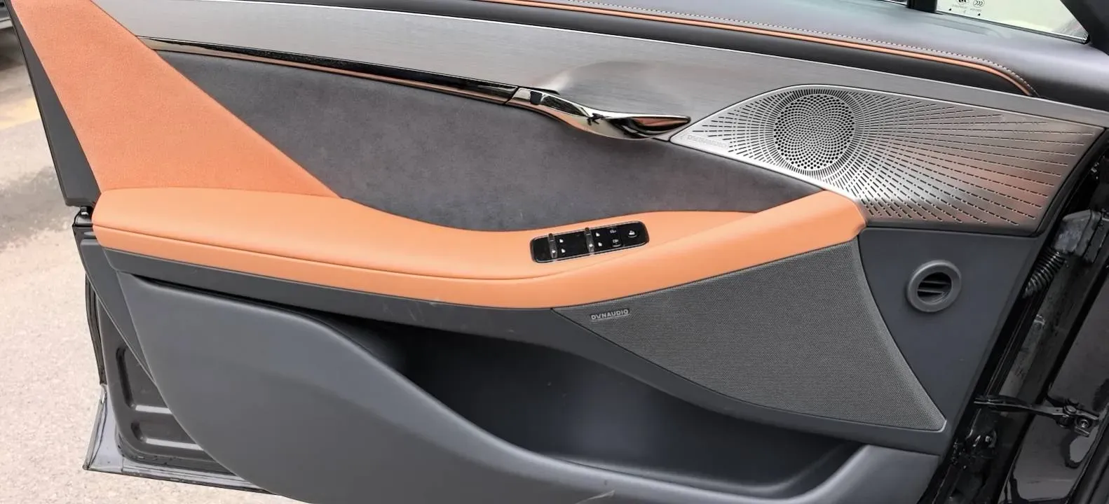 2024 Voyah ZhuiGuang 1.5T 136HP L4 PHEV 43KWH,autocango,china used car exporter,china ev exporter,chinese used car exporter,chinese used ev exporter