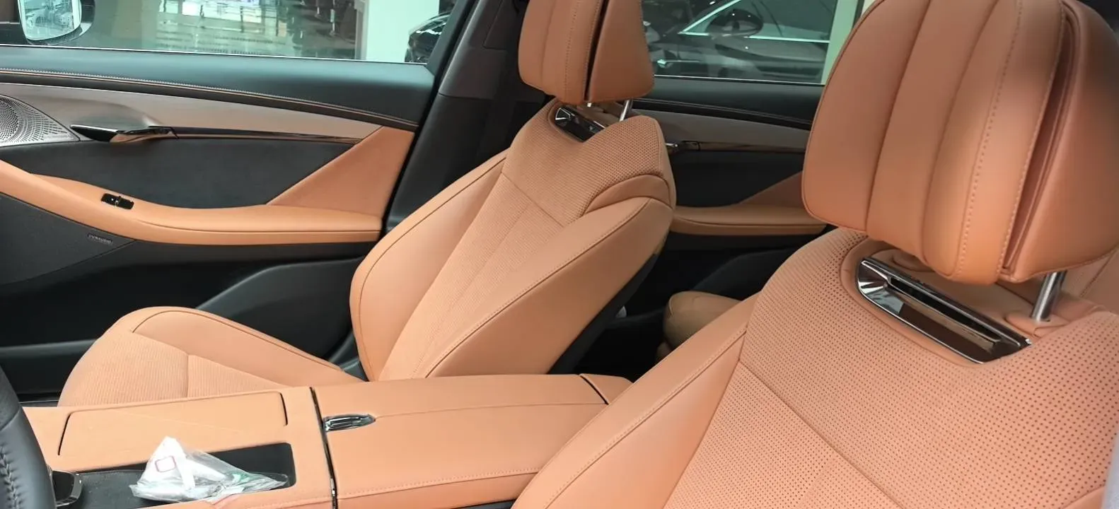 2024 Voyah ZhuiGuang 1.5T 136HP L4 PHEV 43KWH,autocango,china used car exporter,china ev exporter,chinese used car exporter,chinese used ev exporter