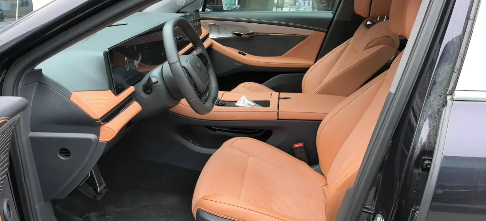 2024 Voyah ZhuiGuang 1.5T 136HP L4 PHEV 43KWH,autocango,china used car exporter,china ev exporter,chinese used car exporter,chinese used ev exporter