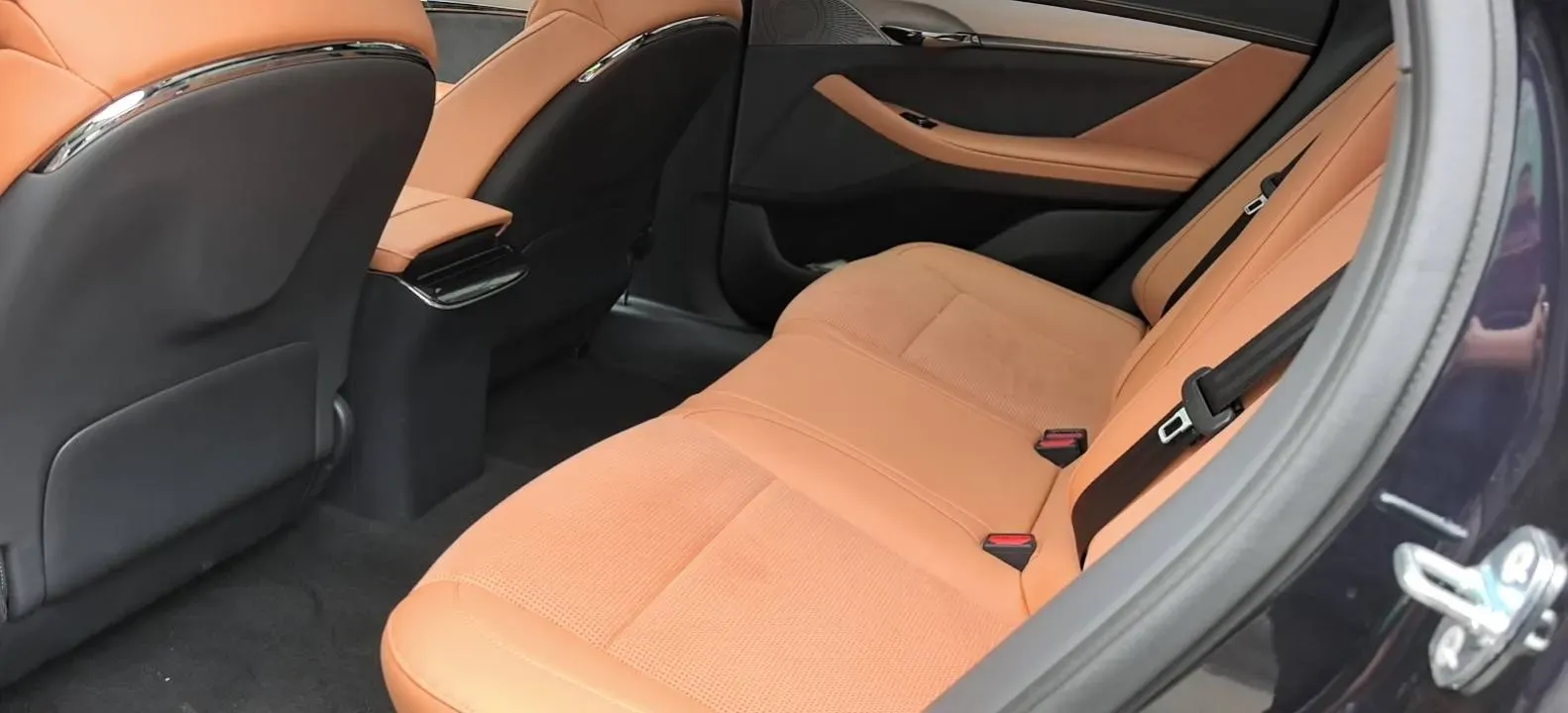 2024 Voyah ZhuiGuang 1.5T 136HP L4 PHEV 43KWH,autocango,china used car exporter,china ev exporter,chinese used car exporter,chinese used ev exporter