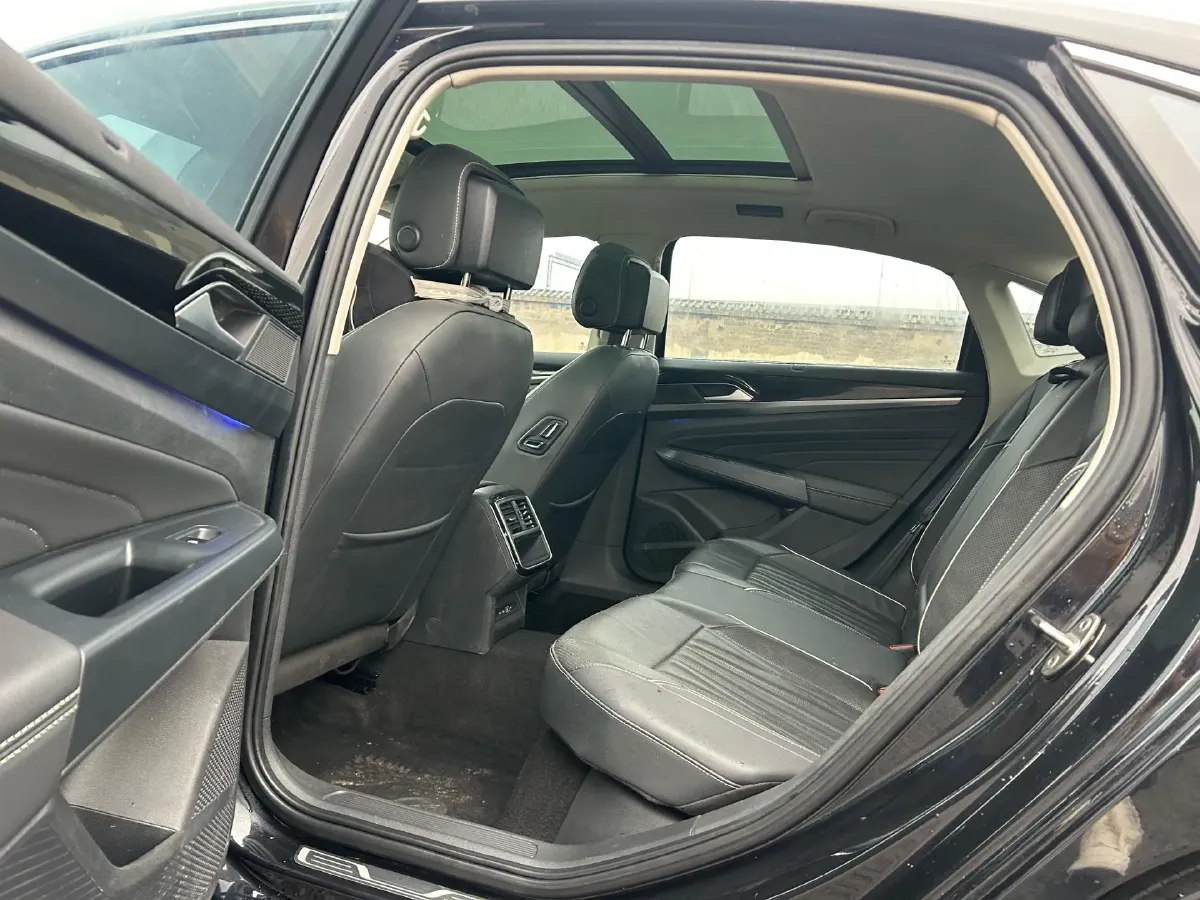 2022 Xpeng P7 BEV 60.2KWH,autocango,china used car exporter,china ev exporter,chinese used car exporter,chinese used ev exporter