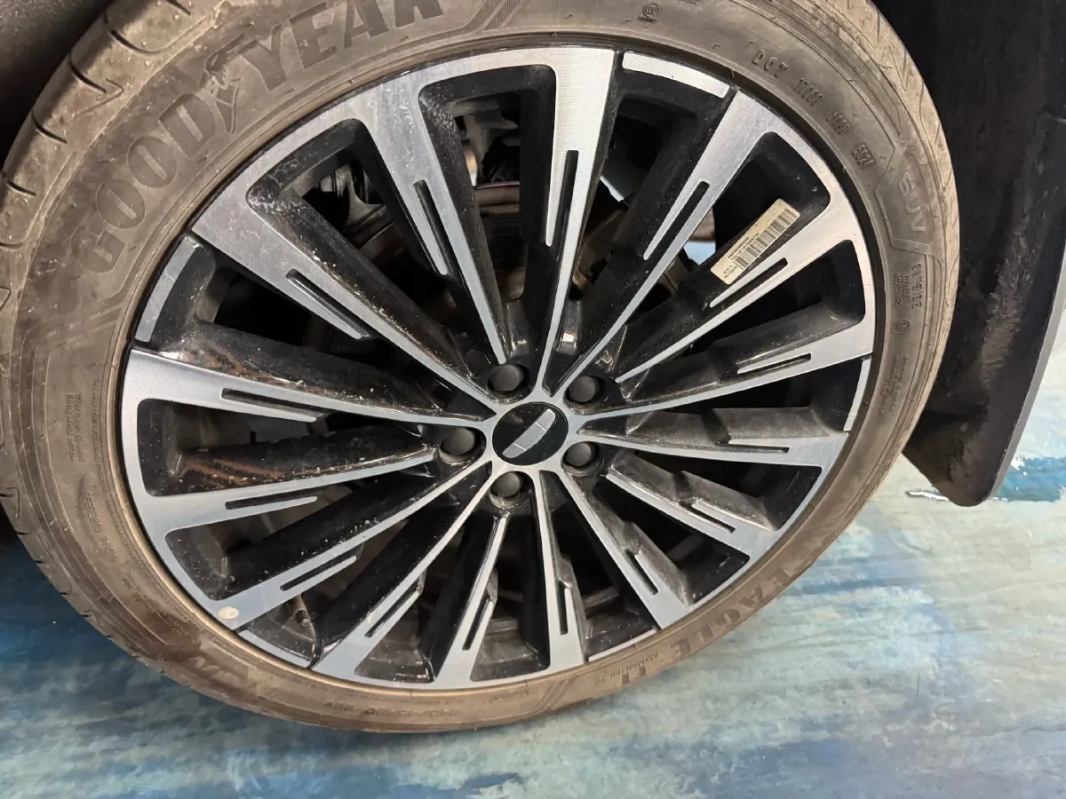 2025 Geely Monjaro 2.0T 238HP L4 8AT,autocango,china used car exporter,china ev exporter,chinese used car exporter,chinese used ev exporter