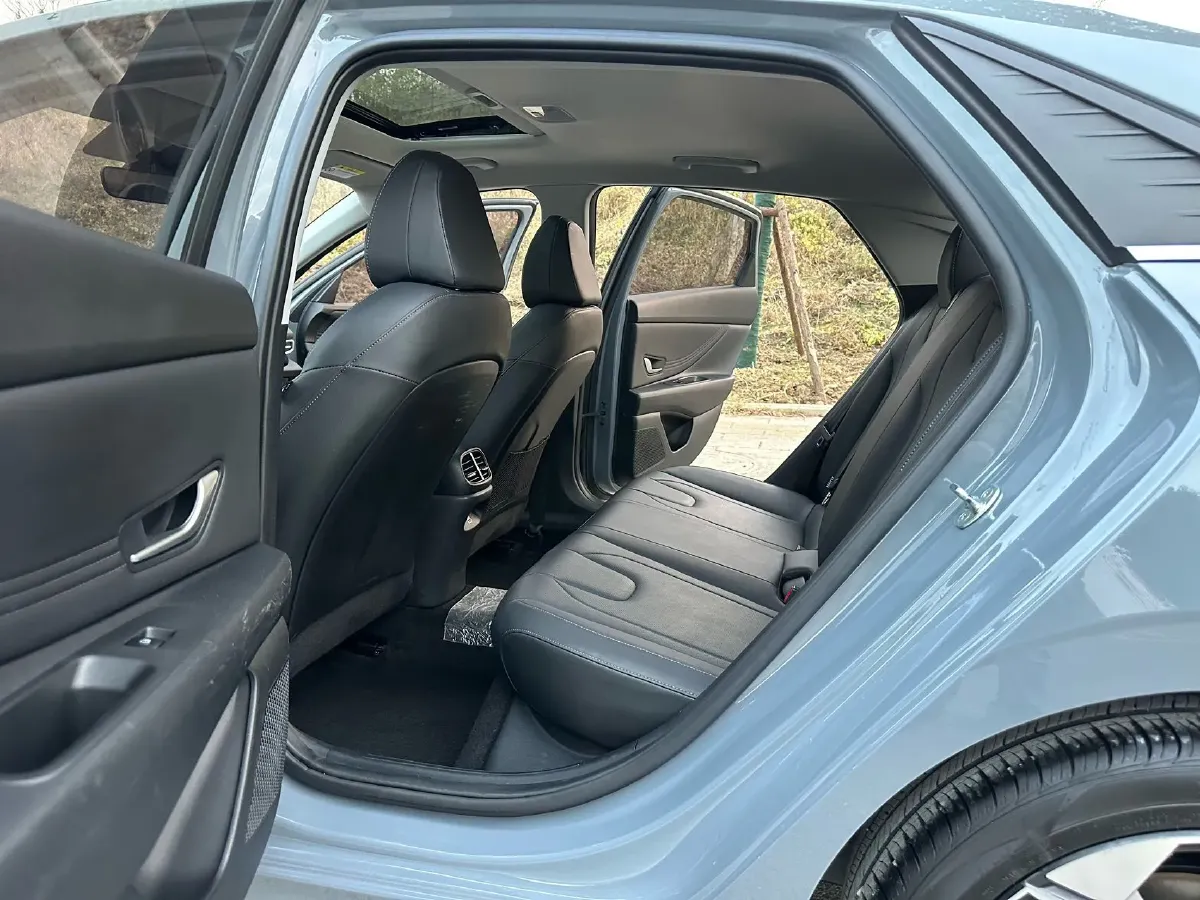 2021 Hyundai Elantra 1.5L 115HP L4 CVT,autocango,china used car exporter,china ev exporter,chinese used car exporter,chinese used ev exporter