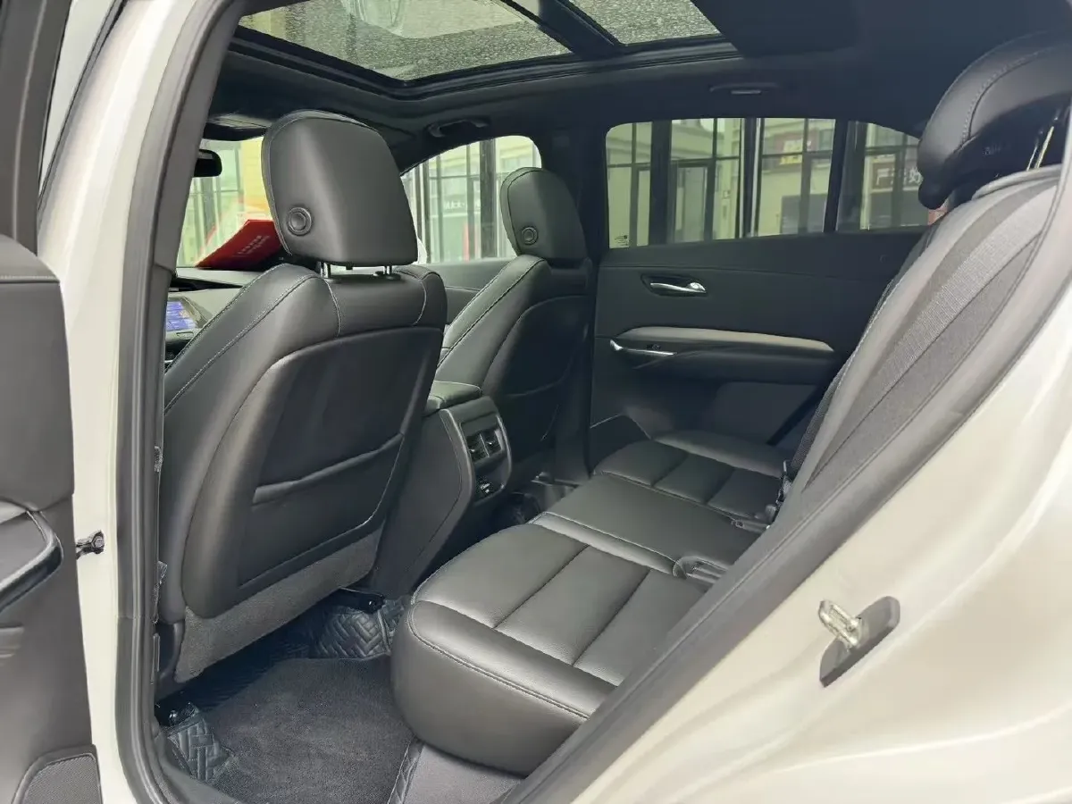 2021 Cadillac XT4 2.0T 237HP L4 9AT,autocango,china used car exporter,china ev exporter,chinese used car exporter,chinese used ev exporter