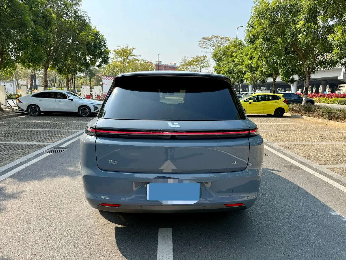 2025 Li L8 Range Extended 154HP REEV,autocango,china used car exporter,china ev exporter,chinese used car exporter,chinese used ev exporter
