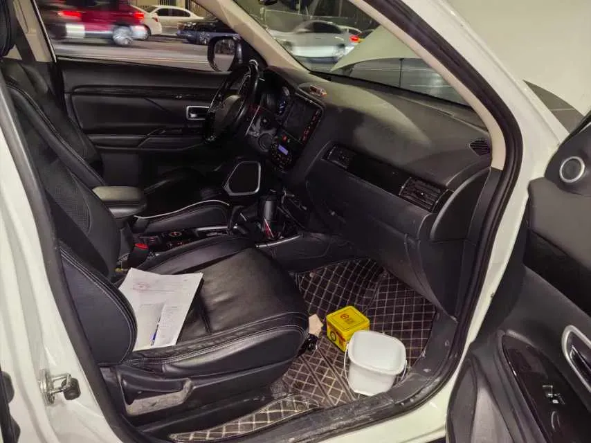 2018 Mitsubishi Outlander 2.4L 192HP L4 CVT,autocango,china used car exporter,china ev exporter,chinese used car exporter,chinese used ev exporter