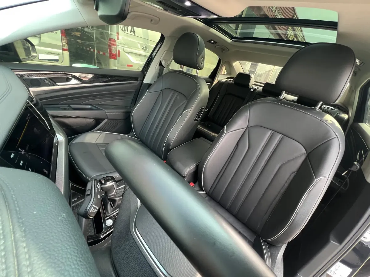 2023 Volkswagen Passat 2.0T 186HP L4 7DCT,autocango,china used car exporter,china ev exporter,chinese used car exporter,chinese used ev exporter