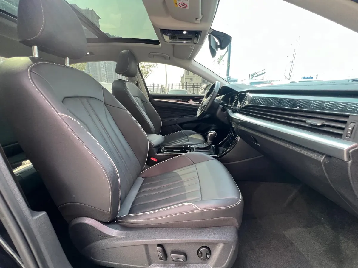 2023 Volkswagen Passat 2.0T 186HP L4 7DCT,autocango,china used car exporter,china ev exporter,chinese used car exporter,chinese used ev exporter