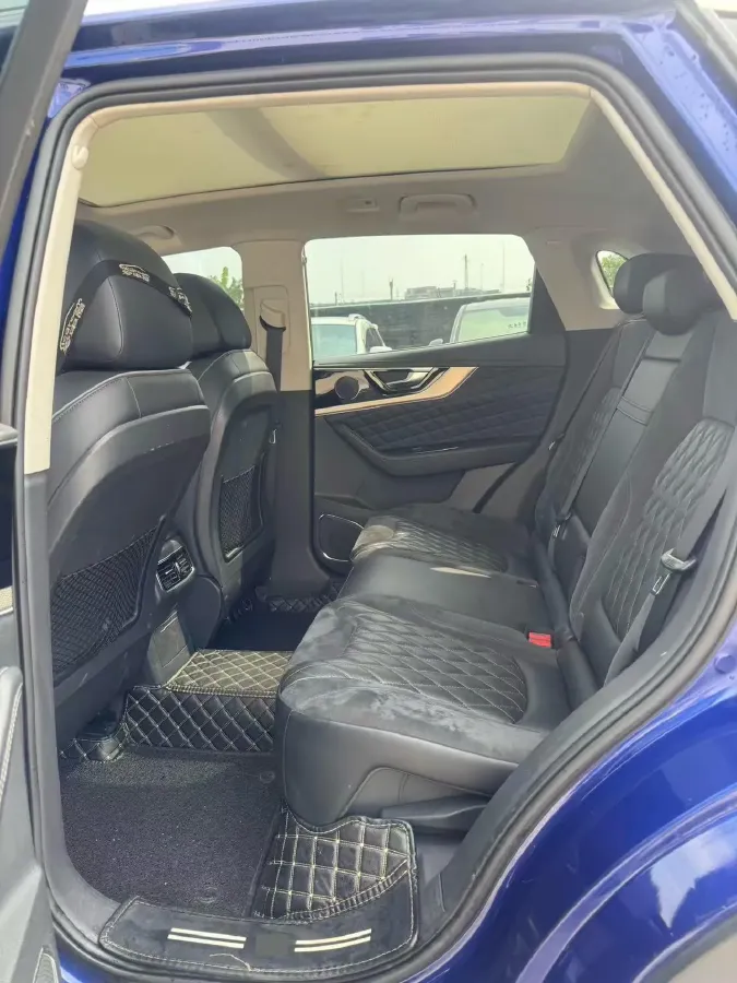 2022 HongQi HS5 2.0T 224HP L4 6AT,autocango,china used car exporter,china ev exporter,chinese used car exporter,chinese used ev exporter