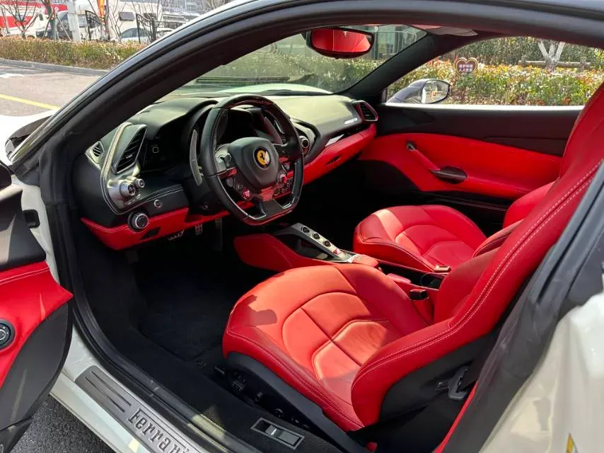 2015 Ferrari 488 3.9T 670HP V8 7DCT,autocango,china used car exporter,china ev exporter,chinese used car exporter,chinese used ev exporter