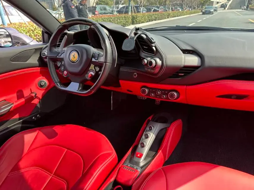 2015 Ferrari 488 3.9T 670HP V8 7DCT,autocango,china used car exporter,china ev exporter,chinese used car exporter,chinese used ev exporter
