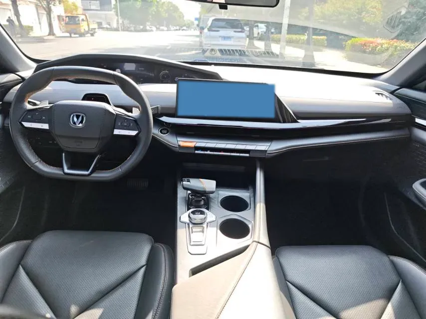 2022 ChangAn UNI-V 1.5T 188HP L4 7DCT,autocango,china used car exporter,china ev exporter,chinese used car exporter,chinese used ev exporter