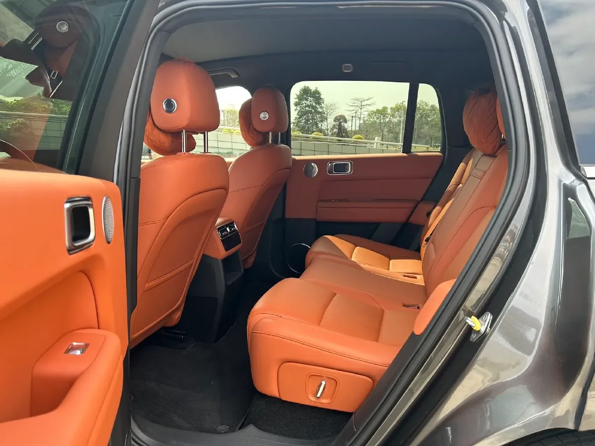 2024 Li L6 Range Extended 154HP L4 REEV 36.8KWH,autocango,china used car exporter,china ev exporter,chinese used car exporter,chinese used ev exporter