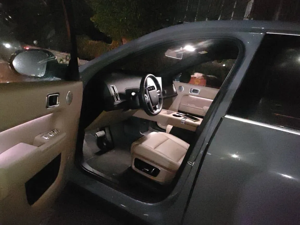 2025 Li L8 Range Extended 154HP REEV,autocango,china used car exporter,china ev exporter,chinese used car exporter,chinese used ev exporter