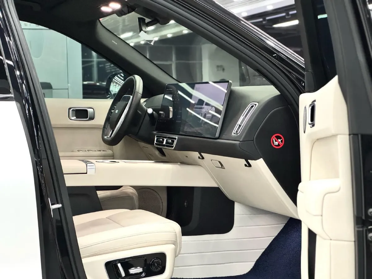 2023 Li L8 Range Extended 154HP REEV 40.9KWH,autocango,china used car exporter,china ev exporter,chinese used car exporter,chinese used ev exporter